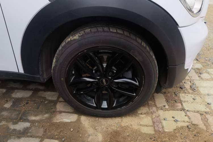 Used MINI Countryman 2014 1.6L COOPER Fun Right Front Wheel Hub
