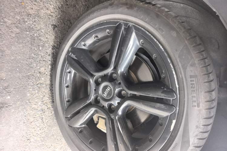 Used MINI Countryman 2014 1.6T COOPER S Right Front Wheel Hub