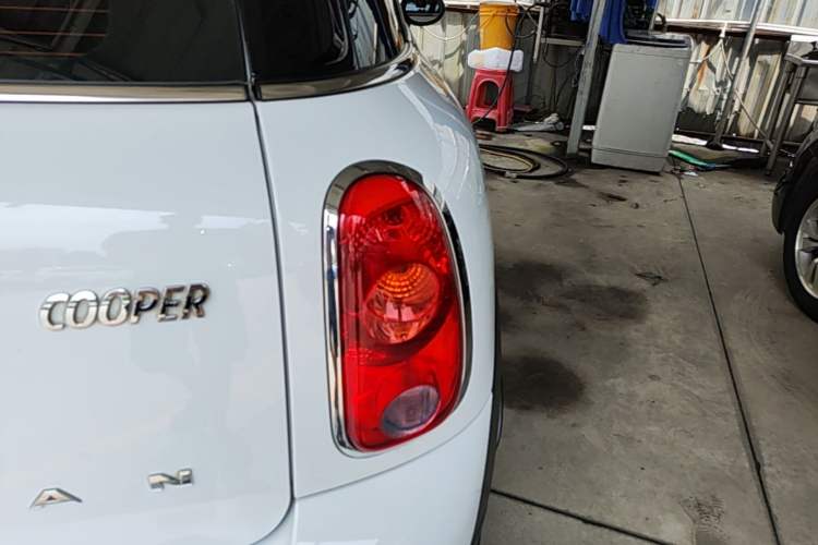 Used MINI Countryman 2014 1.6L COOPER Fun Right Rear Taillight