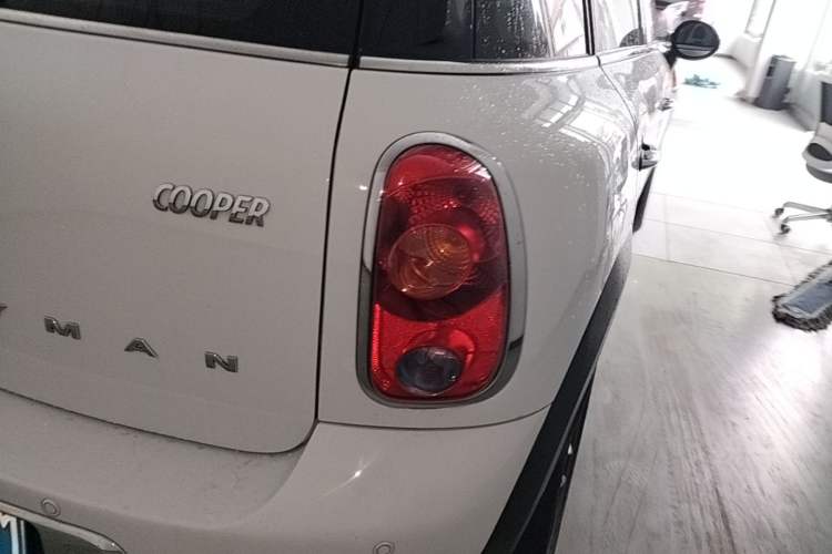 Used MINI Countryman 2014 1.6L COOPER Fun Right Rear Taillight