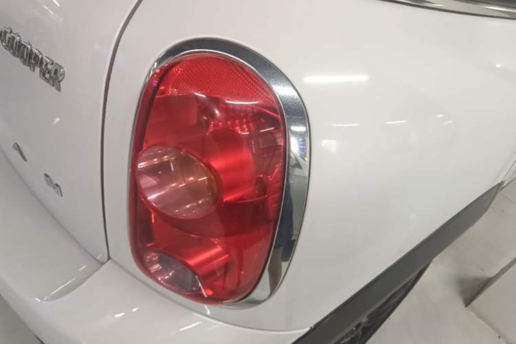 Used MINI Countryman 2014 1.6L COOPER Fun Right Rear Taillight