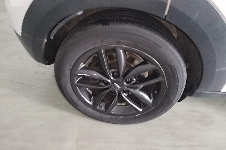 Used MINI Countryman 2014 1.6L COOPER Fun Right Rear Wheel Hub