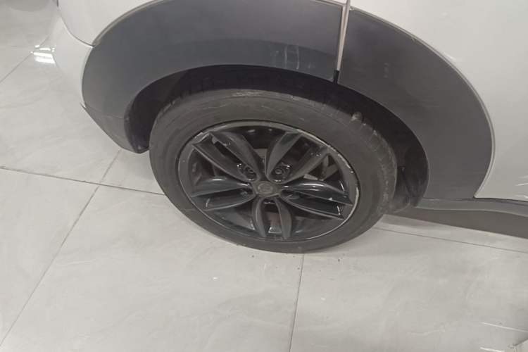 Used MINI Countryman 2014 1.6L COOPER Fun Right Rear Wheel Hub