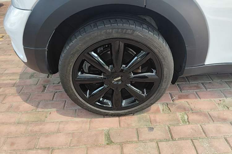 Used MINI Countryman 2014 1.6T COOPER S ALL4 Right Rear Wheel Hub