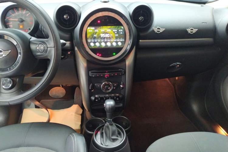 Used MINI Countryman 2014 1.6T COOPER ALL4 Fun Audio And AC Panel