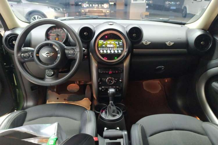Used MINI Countryman 2014 1.6T COOPER ALL4 Fun Center Console