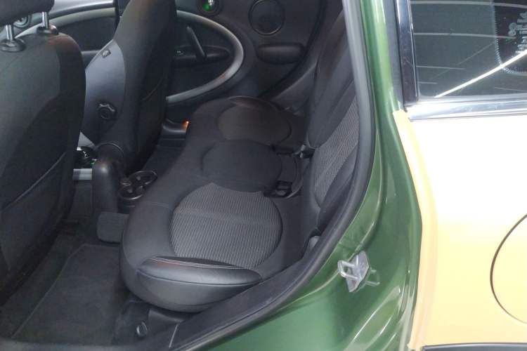Used MINI Countryman 2014 1.6T COOPER ALL4 Fun Left Rear Seat
