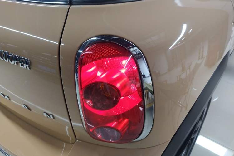 Used MINI Countryman 2014 1.6T COOPER ALL4 Fun Right Rear Taillight