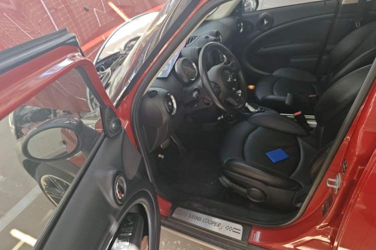 Used MINI Countryman 2015 1.6T COOPER S ALL4 Limited Edition for Tibet Expedition Driver Seat