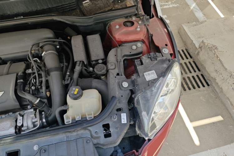 Used MINI Countryman 2015 1.6T COOPER S ALL4 Limited Edition for Tibet Expedition Engine Bay Left