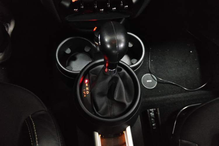 Used MINI Countryman  Gear Lever