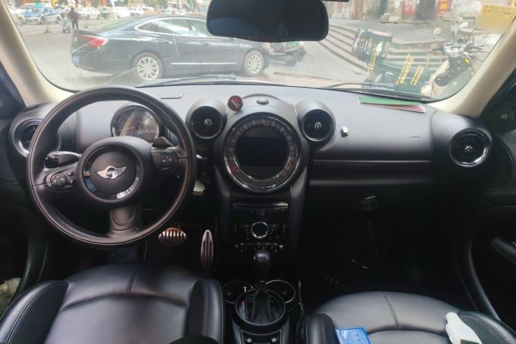 Used MINI Countryman 2015 1.6T COOPER S ALL4 Ultimate Midnight Edition Center Console