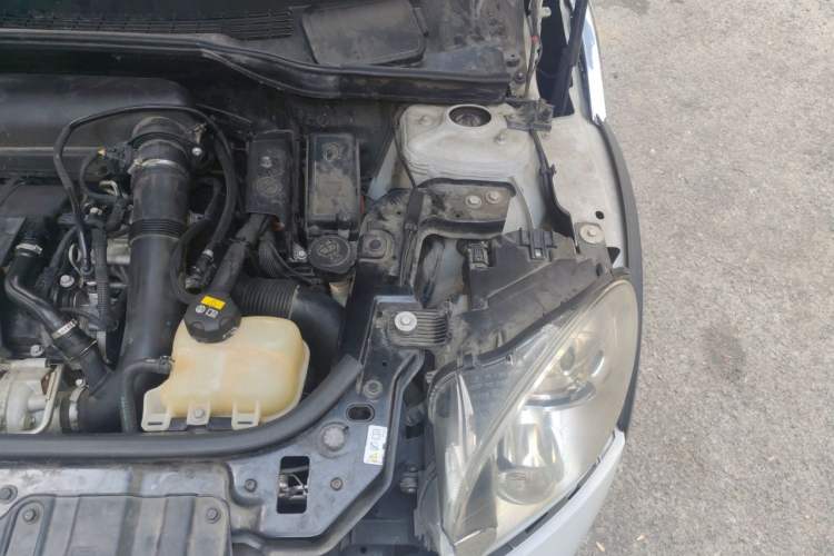 Used MINI Countryman 2015 1.6T COOPER S ALL4 Ultimate Midnight Edition Engine Bay Left