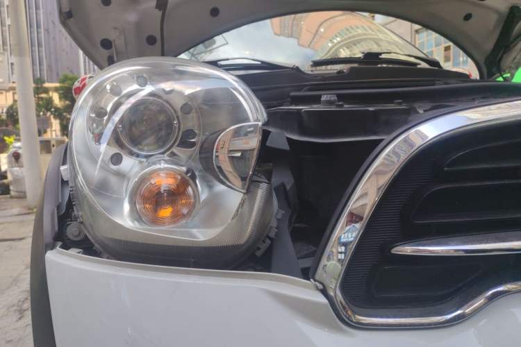 Used MINI Countryman 2015 1.6T COOPER S ALL4 Ultimate Midnight Edition Right Front Headlight