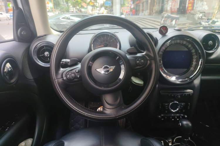 Used MINI Countryman 2015 1.6T COOPER S ALL4 Ultimate Midnight Edition Steering Wheel