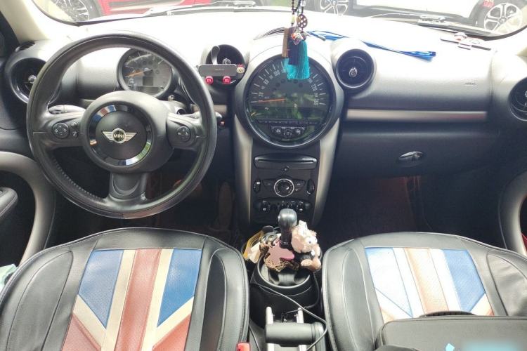 Used MINI Countryman 2016 1.6T COOPER ALL4 Fun Equipment Enthusiast Center Console