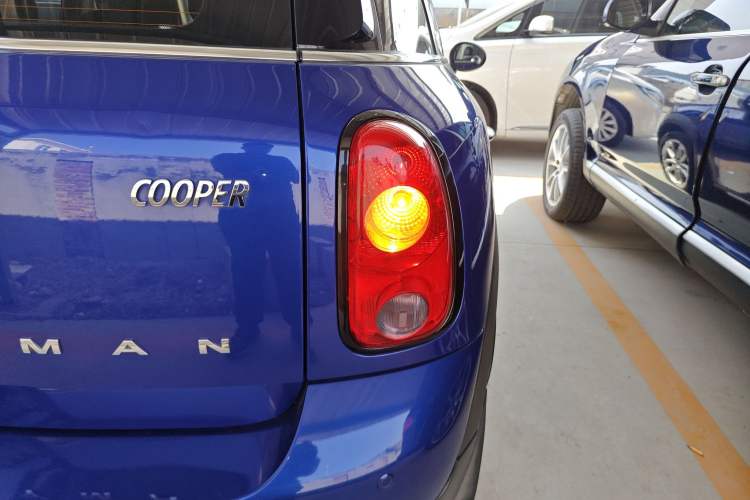 Used MINI Countryman 2016 1.6T COOPER ALL4 Fun Equipment Enthusiast Exterior 3