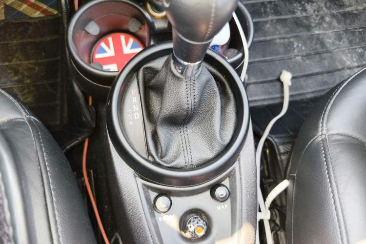 Used MINI Countryman 2016 1.6T COOPER ALL4 Excitement Edition Enthusiast Gear Lever