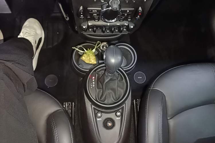 Used MINI Countryman 2016 1.6T COOPER ALL4 Excitement Edition Enthusiast Gear Lever