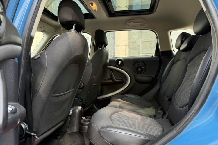 Used MINI Countryman 2016 1.6T COOPER ALL4 Fun Equipment Enthusiast Interior 1