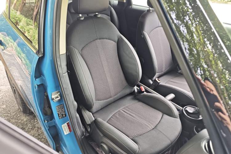 Used MINI Countryman 2016 1.6T COOPER ALL4 Fun Equipment Enthusiast Interior 12