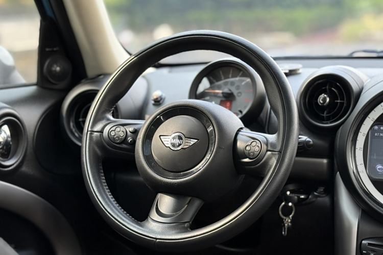 Used MINI Countryman 2016 1.6T COOPER ALL4 Fun Equipment Enthusiast Interior 4