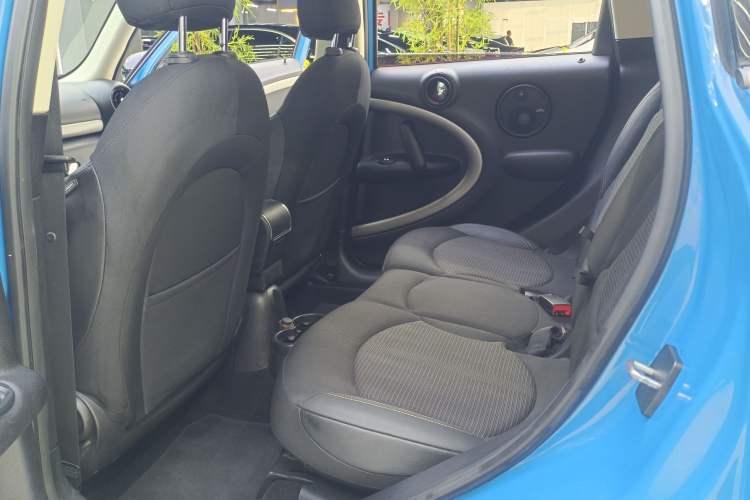 Used MINI Countryman 2016 1.6T COOPER ALL4 Fun Equipment Enthusiast Interior 5
