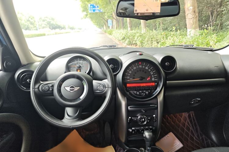 Used MINI Countryman 2016 1.6T COOPER ALL4 Fun Equipment Enthusiast Interior 7