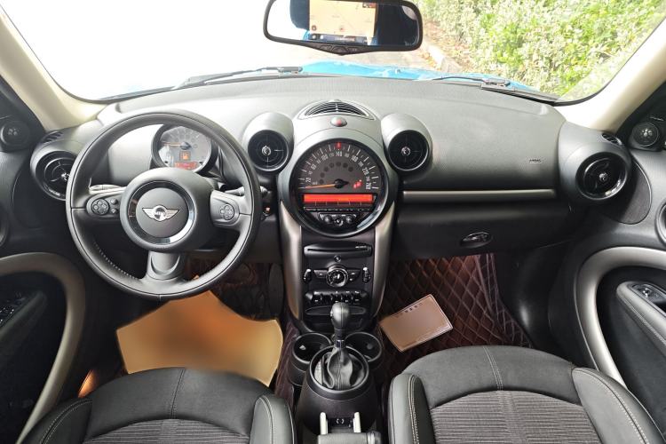 Used MINI Countryman 2016 1.6T COOPER ALL4 Fun Equipment Enthusiast Interior 9