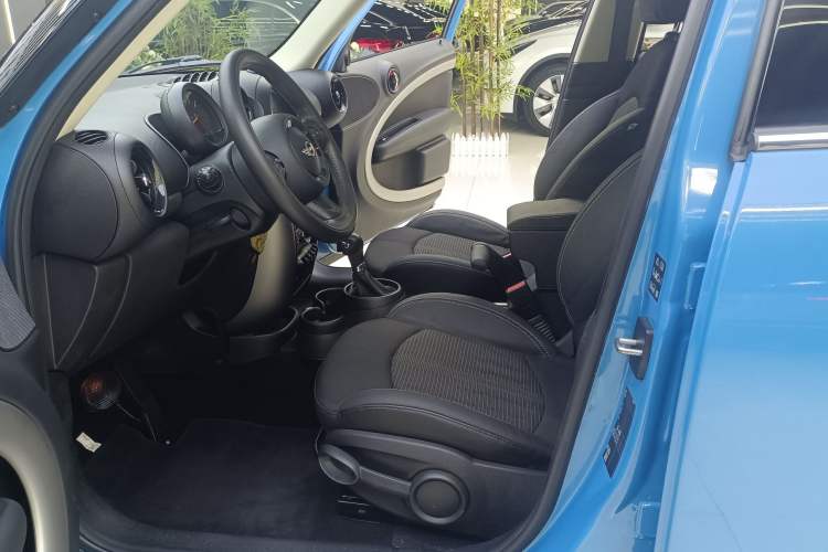 Used MINI Countryman 2016 1.6T COOPER ALL4 Fun Equipment Enthusiast Left Front Seat