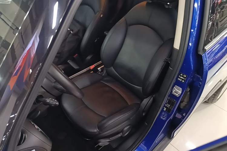 Used MINI Countryman 2016 1.6T COOPER ALL4 Excitement Edition Enthusiast Left Front Seat