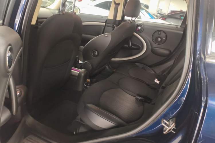 Used MINI Countryman 2016 1.6T COOPER ALL4 Fun Equipment Enthusiast Left Rear Seat