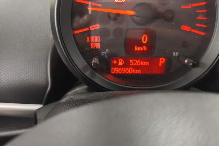 Used MINI Countryman 2016 1.6T COOPER ALL4 Fun Equipment Enthusiast Odometer Close Up