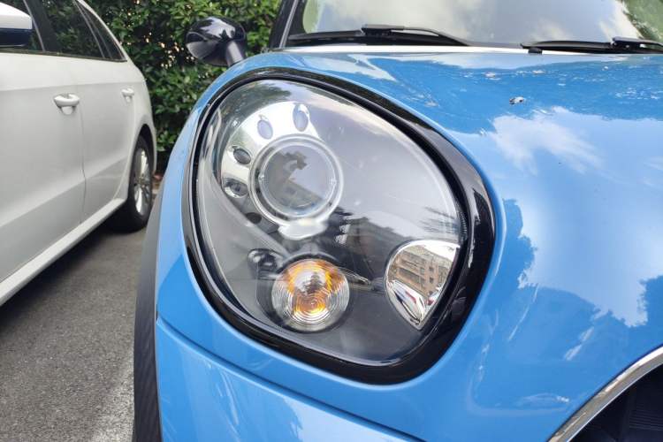 Used MINI Countryman 2016 1.6T COOPER ALL4 Fun Equipment Enthusiast Right Front Headlight