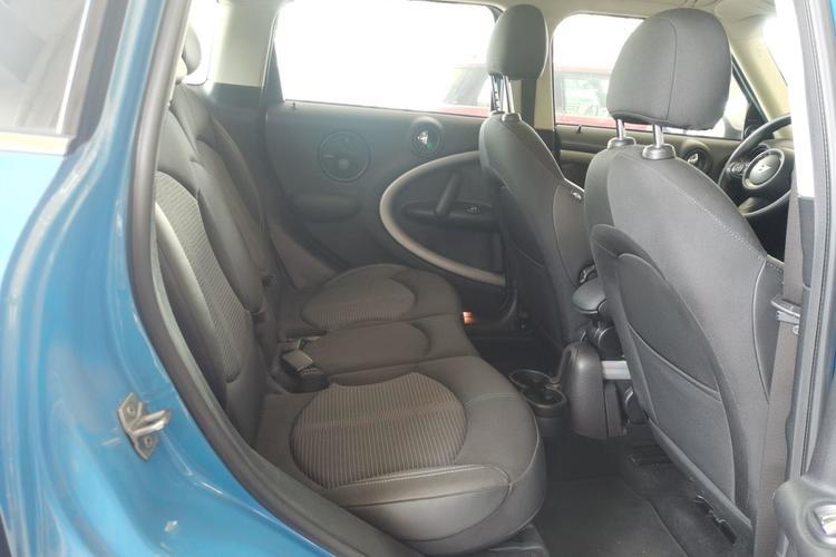 Used MINI Countryman 2016 1.6T COOPER ALL4 Fun Equipment Enthusiast Right Rear Seat