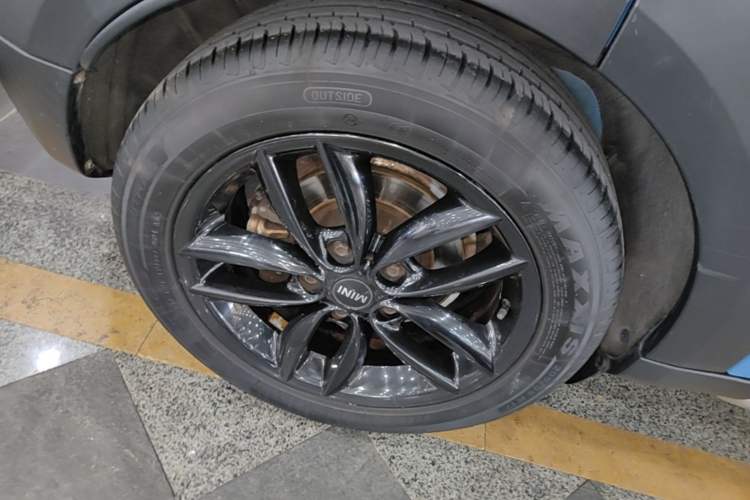 Used MINI Countryman 2016 1.6T COOPER ALL4 Fun Equipment Enthusiast Right Rear Wheel Hub