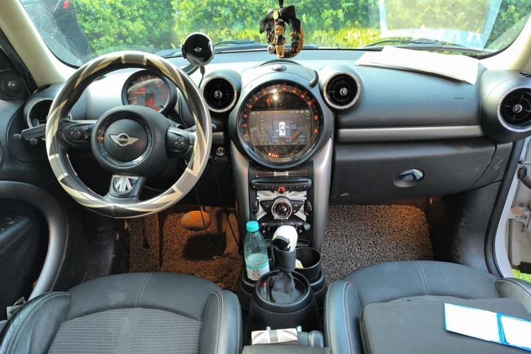 Used MINI Countryman 2016 1.6T COOPER ALL4 Fun Equipment Enthusiast Center Console