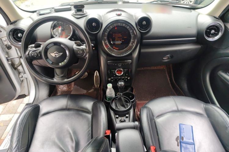 Used MINI Countryman 2016 1.6T COOPER S ALL4 Gear Enthusiast Center Console