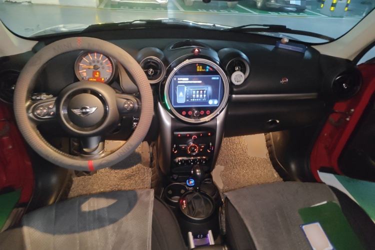 Used MINI Countryman 2016 1.6T COOPER ALL4 Fun Equipment Enthusiast Center Console