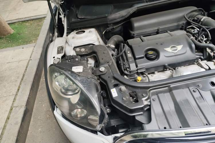 Used MINI Countryman 2016 1.6T COOPER ALL4 Fun Equipment Enthusiast Engine Bay Right