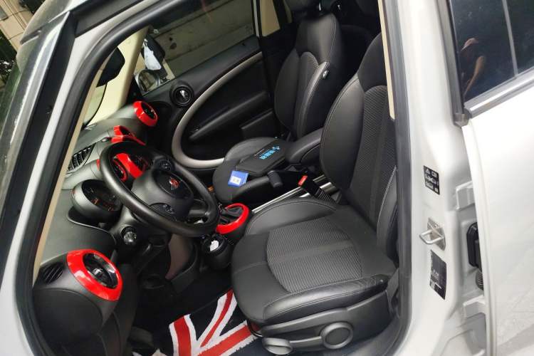 Used MINI Countryman 2016 1.6T COOPER ALL4 Fun Equipment Enthusiast Left Front Seat