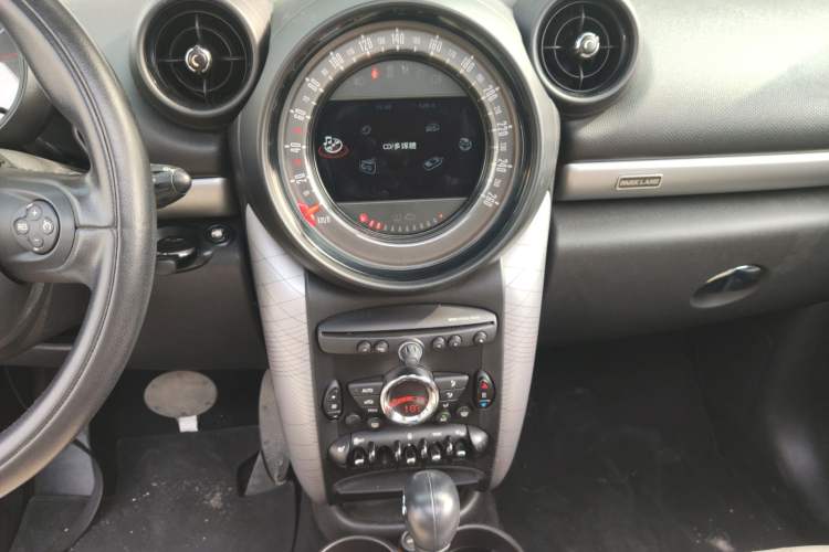 Used MINI Countryman 2016 1.6T COOPER ALL4 Park Lane Audio And AC Panel