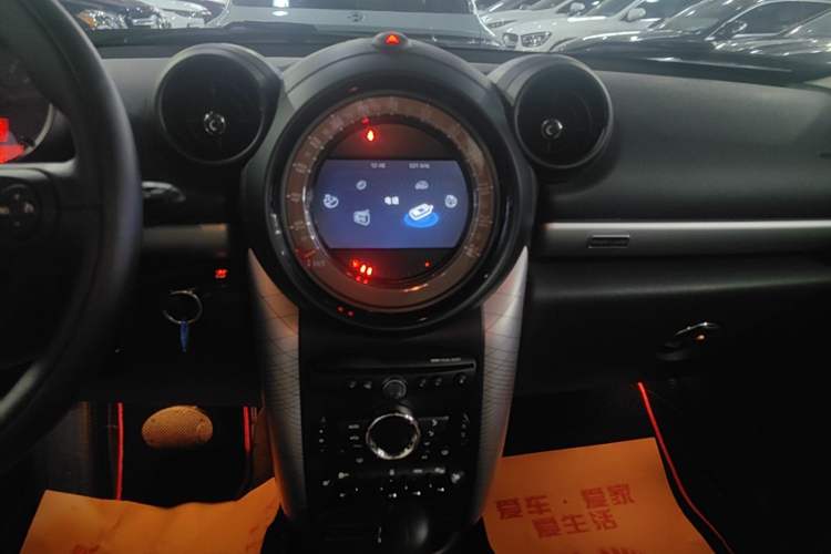 Used MINI Countryman 2016 1.6T COOPER ALL4 Park Lane Audio And AC Panel