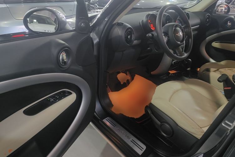 Used MINI Countryman 2016 1.6T COOPER ALL4 Park Lane Driver Seat