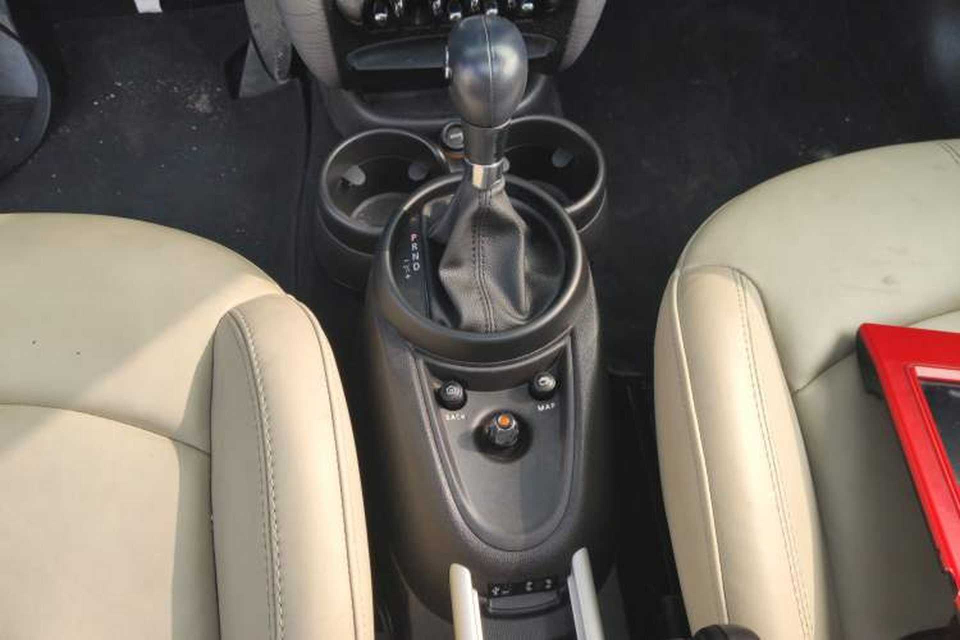 Used MINI Countryman 2016 1.6T COOPER ALL4 Park Lane Gear Lever