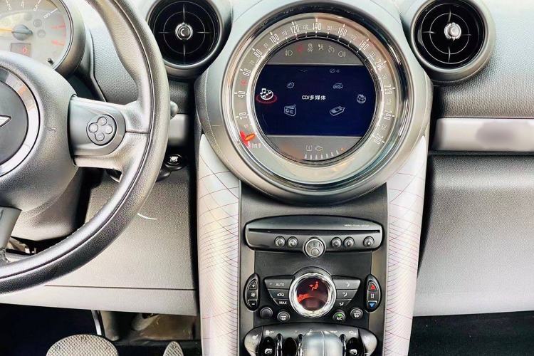 Used MINI Countryman 2016 1.6T COOPER ALL4 Park Lane Interior 3