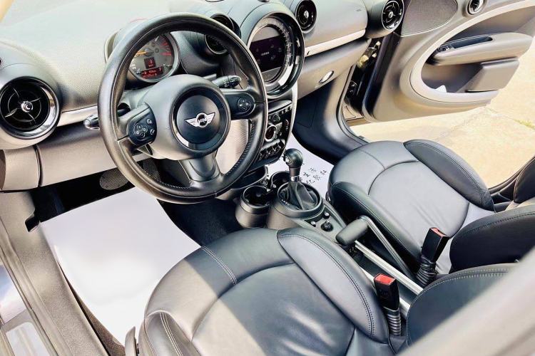 Used MINI Countryman 2016 1.6T COOPER ALL4 Park Lane Interior 5