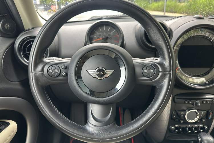 Used MINI Countryman 2016 1.6T COOPER ALL4 Park Lane Interior 6