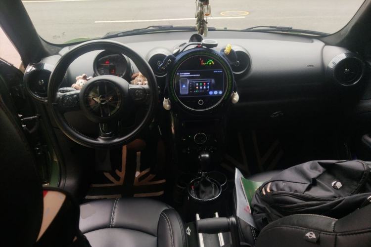Used MINI Countryman 2016 1.6T COOPER ALL4 Fun Equipment Enthusiast Center Console