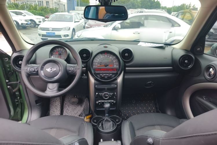Used MINI Countryman 2016 1.6T COOPER ALL4 Fun Equipment Enthusiast Center Console